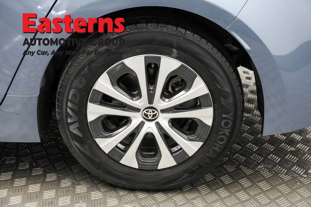 Used 2020 Gray Toyota LE image 31