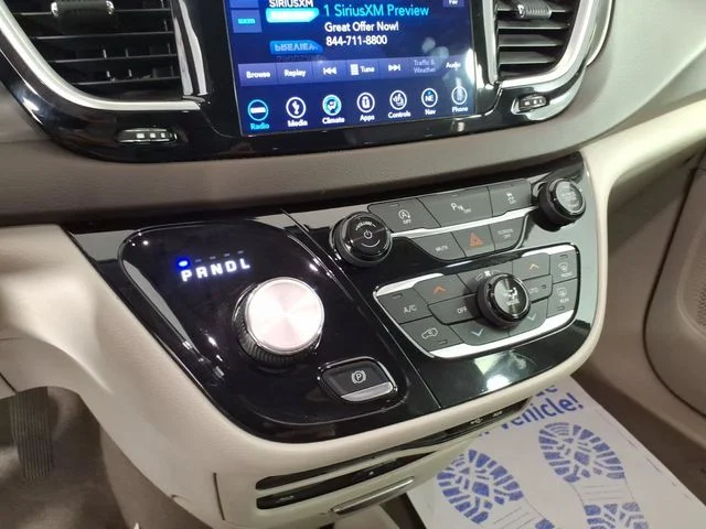 Used 2018 Red Chrysler Touring L Plus image 22