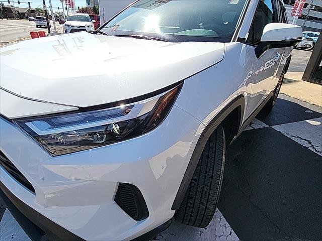 Certified Used 2025 ICE CAP Toyota  image 9