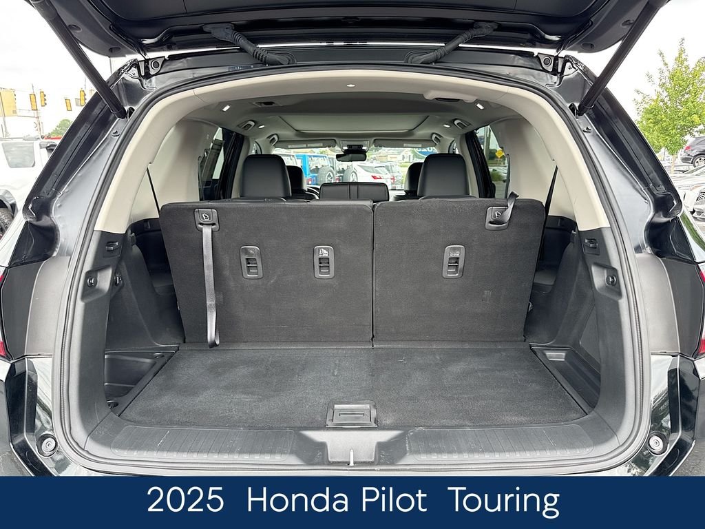 Used 2025  Honda Touring image 37
