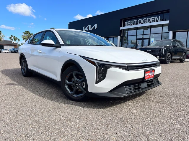 2026 Kia K4 LXS