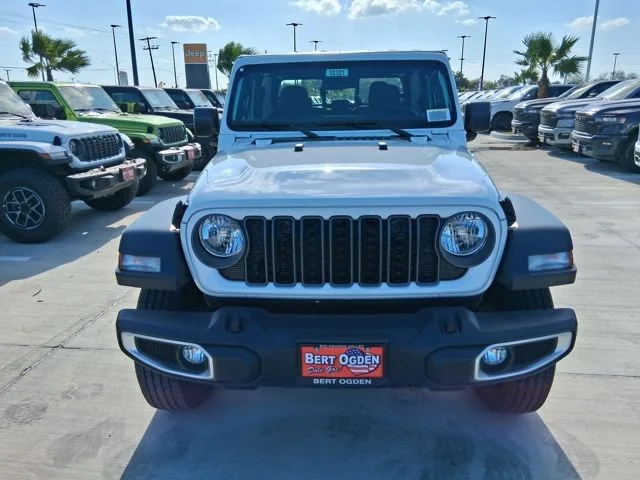 New 2026 Bright White Clear-Coat Exterior Paint Jeep Sport image 2