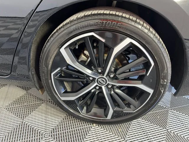 Used 2025 Black Nissan 2.5 SR image 40