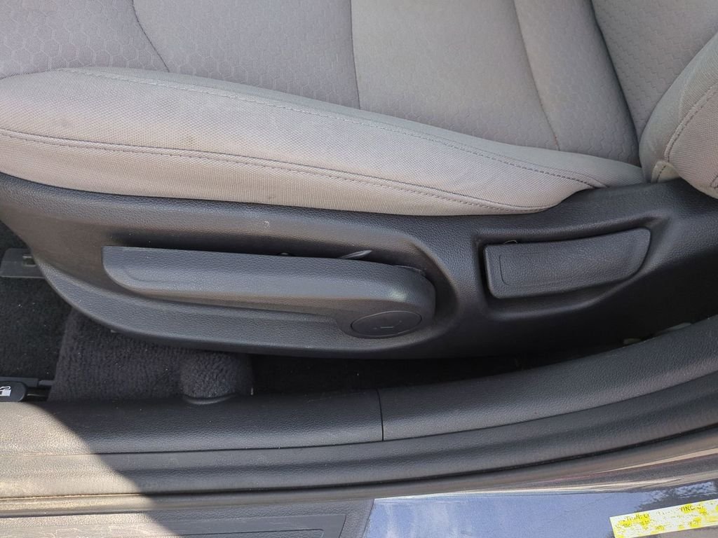 2020 Hyundai Elantra Value Edition - Photo 20
