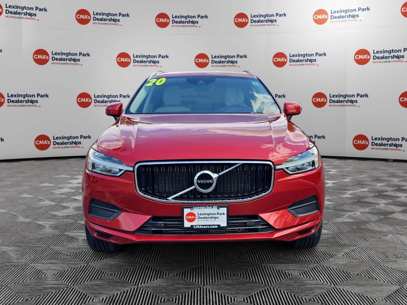 Used 2020 Fusion Red Metallic Volvo Momentum image 2