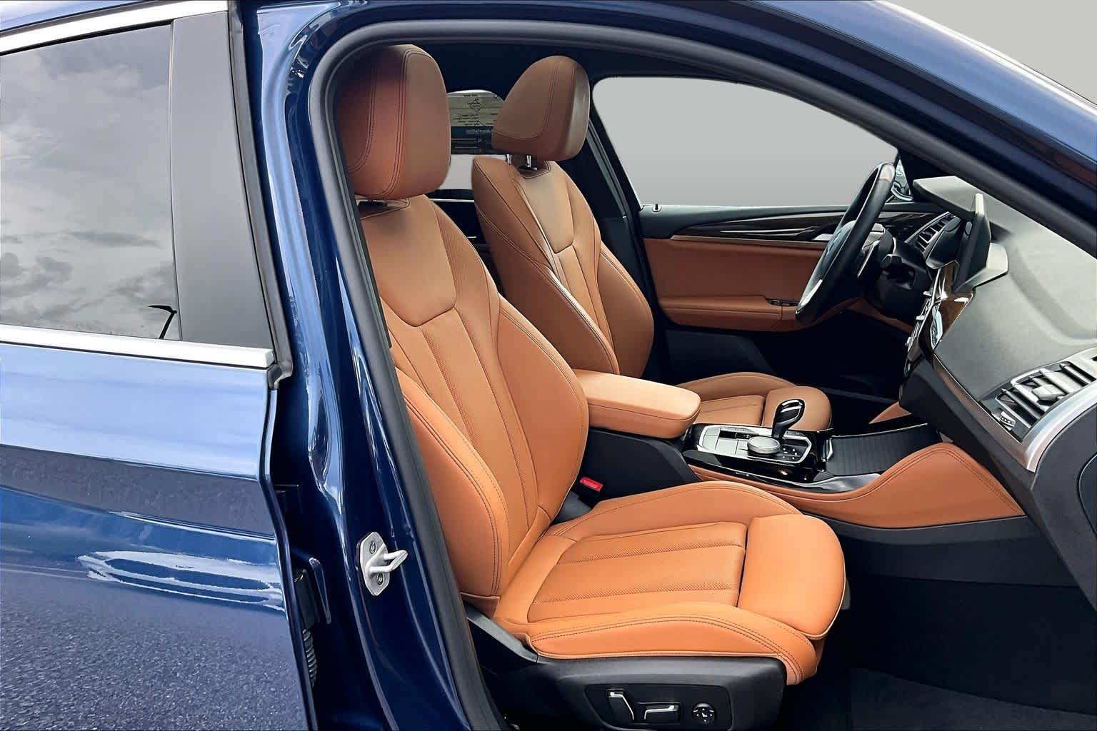 Certified Used 2025 Phytonic Blue Metallic BMW xDrive30i image 9