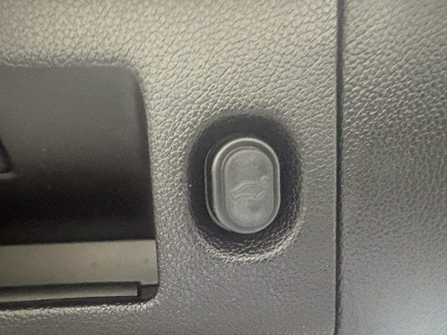 Used 2016 Black GMC SLT image 8