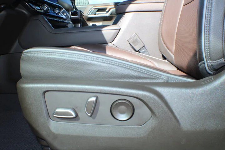 Used 2023 WHITE FROST TRICOAT GMC Denali image 16