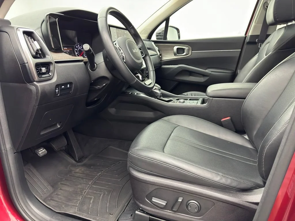 Used 2022  Kia X-Line S image 16