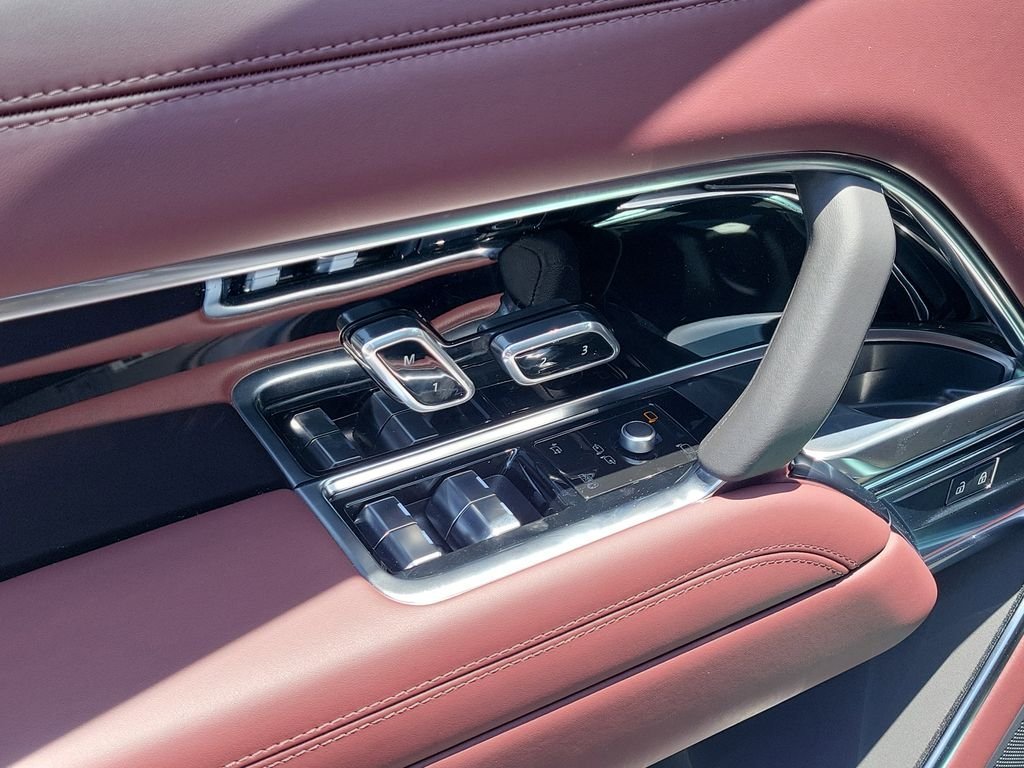 New 2026 Eiger Grey LAND ROVER SE image 24