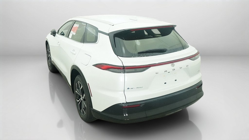 New 2026 Oxygen White Toyota XLE image 13