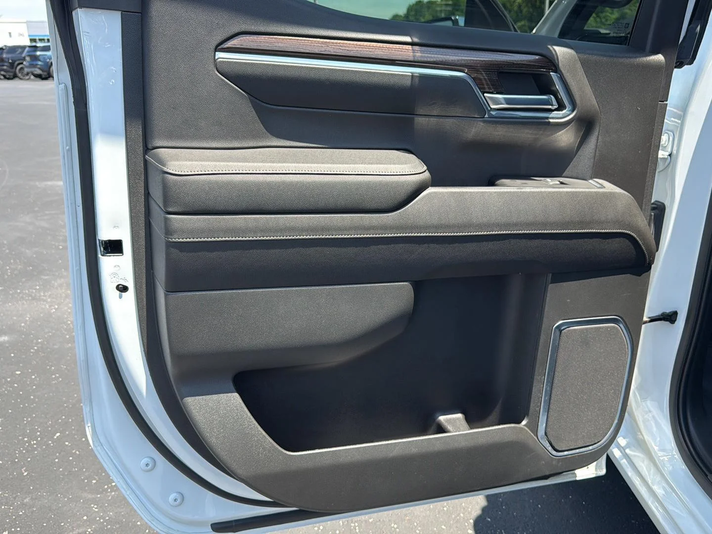 Used 2023 Summit White Chevrolet LT image 22