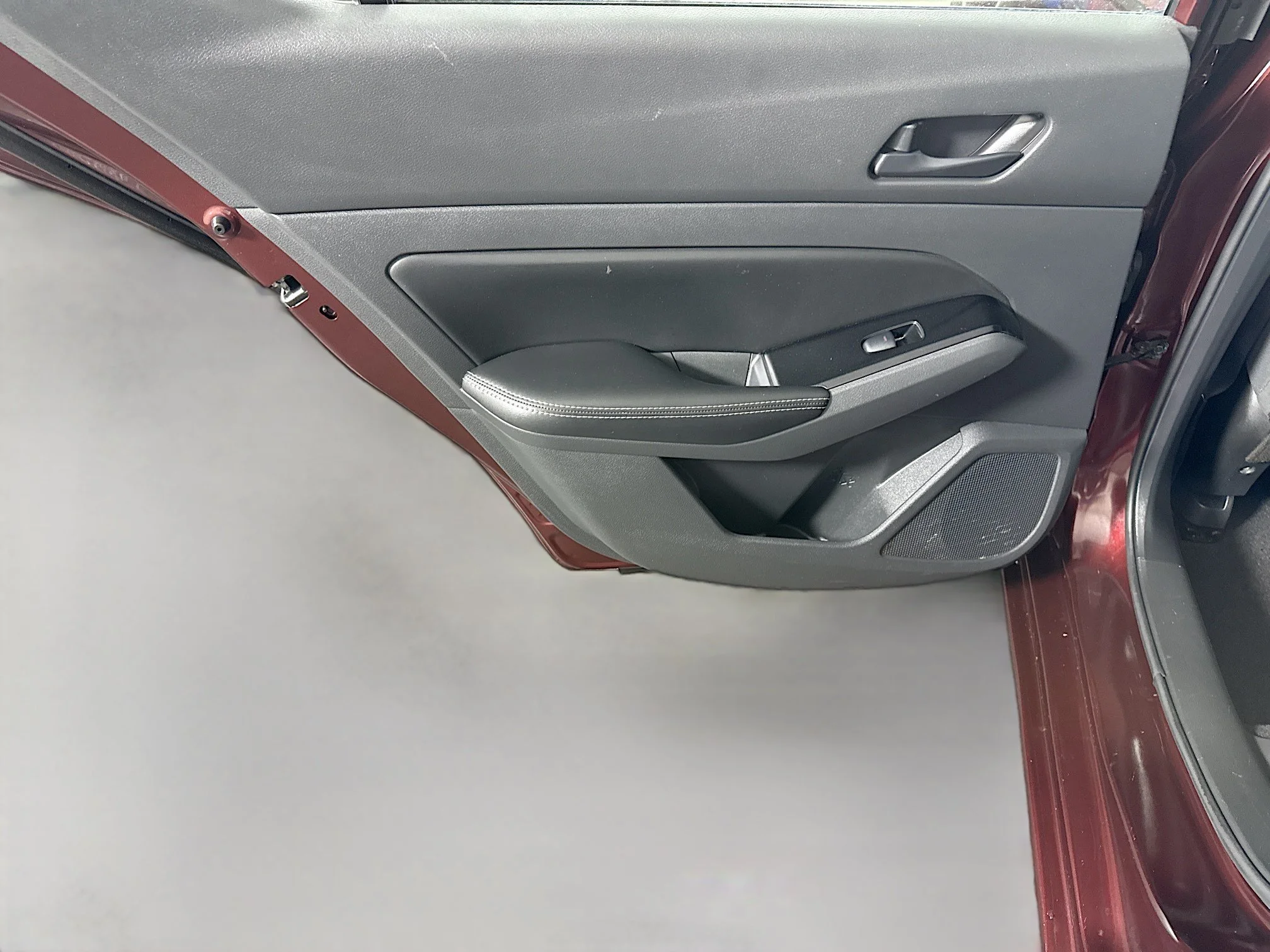 Used 2023 Garnet Pearl Metallic Nissan 2.5 SV image 22