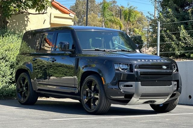 Used 2023 Black Land Rover V8 image 7