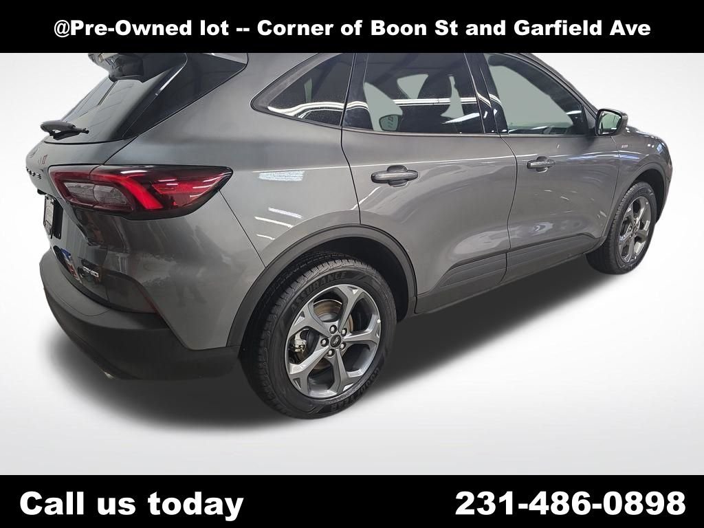 Used 2025 Gray Ford ST-Line Select image 10