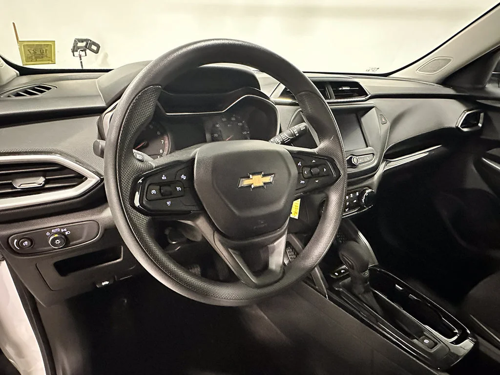 Used 2023 SUMMIT WHITE Chevrolet LS image 20