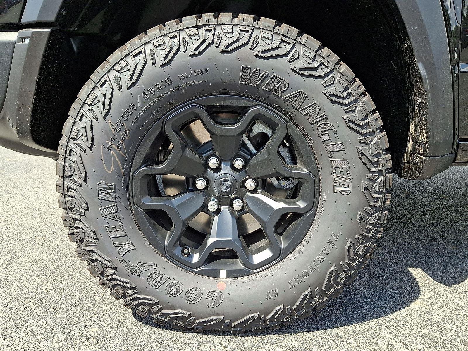 New 2026 Diamond Black Crystal Pearl-Coat Exterior Paint RAM RHO image 5