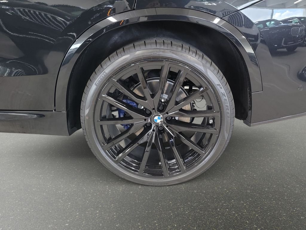 New 2026 Black Sapphire Metallic BMW xDrive40i image 29