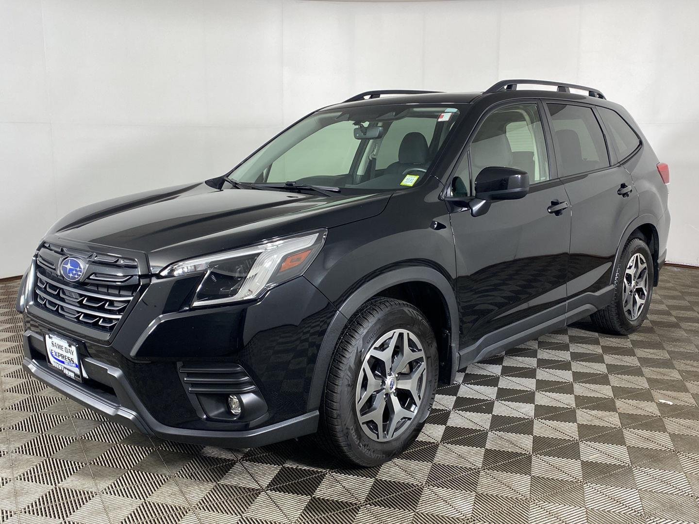 Used 2024 Crystal Black Silica Subaru Premium image 10