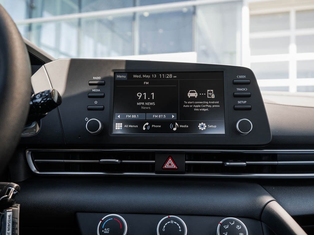 New 2026 Amazon Gray Hyundai SE Sedan FWD image 21