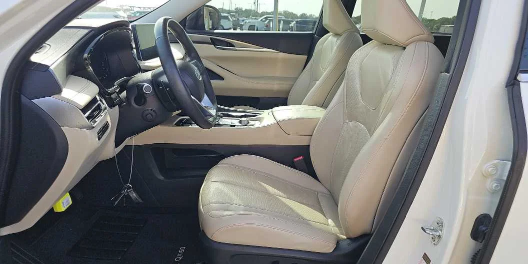 Certified Used 2024 Majestic White INFINITI LUXE image 8