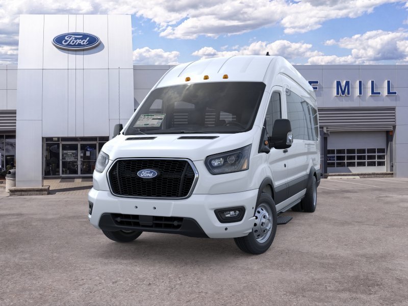 New 2026 Oxford White Ford XLT image 2