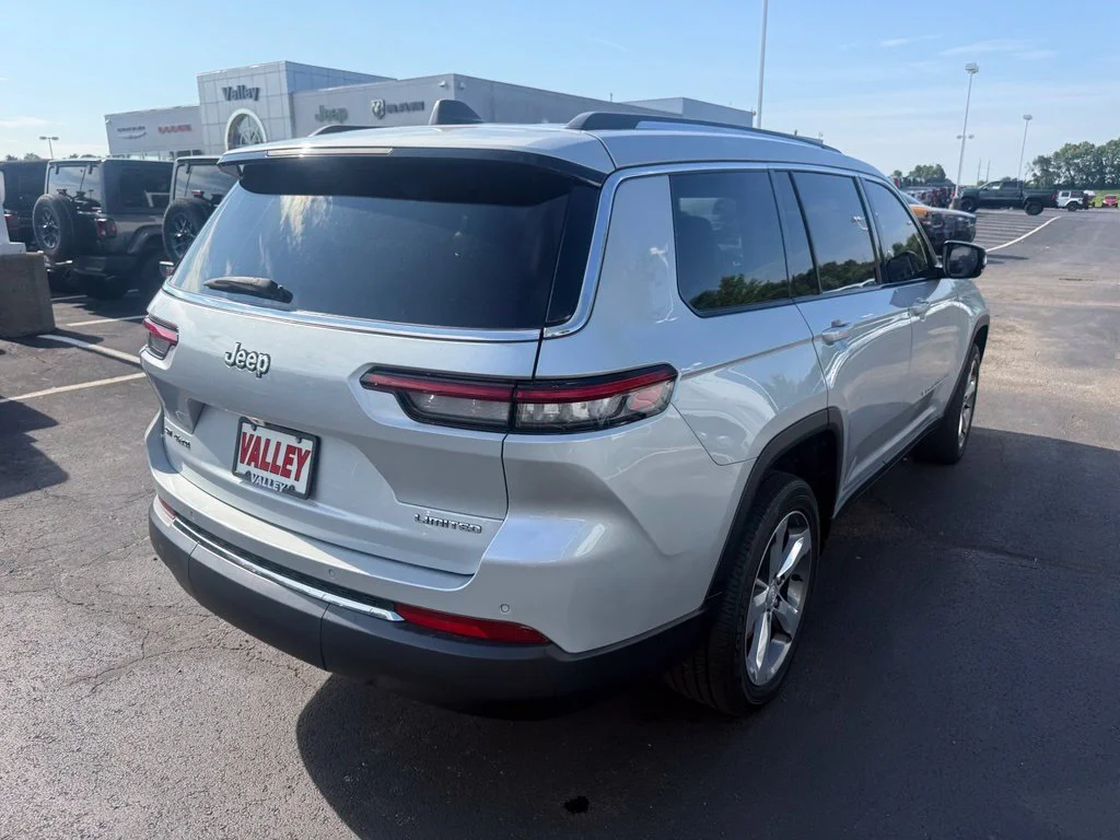 Certified Used 2021 Silver Zynith Jeep Limited image 3