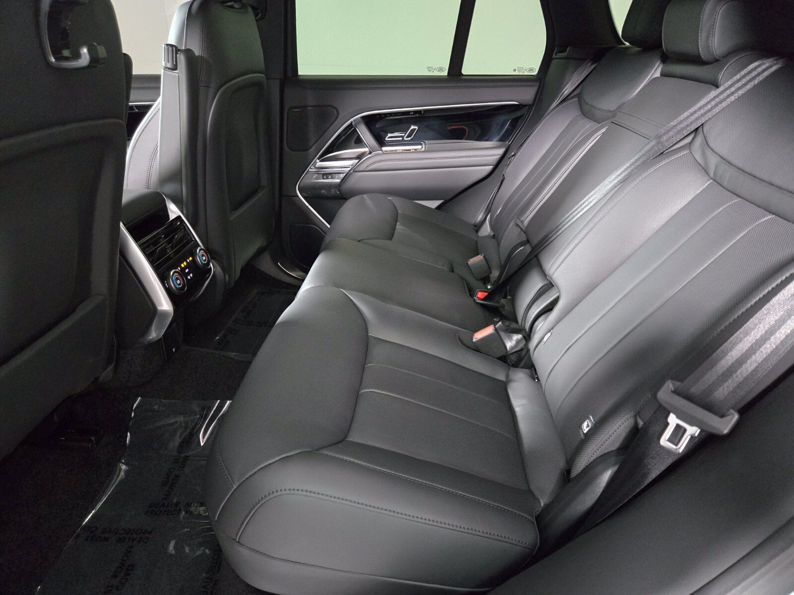 New 2026 Icy White Satin Land Rover SE image 5