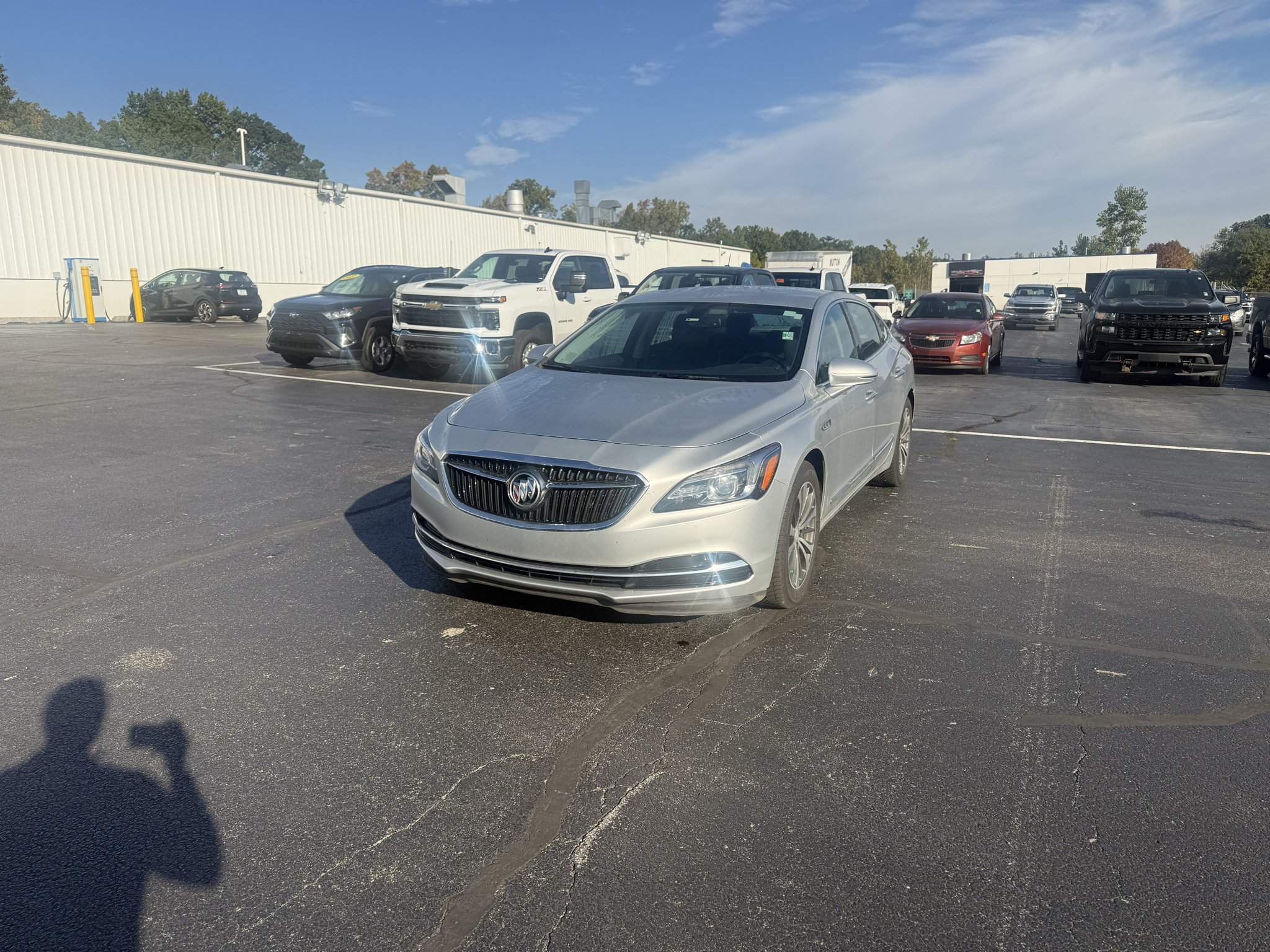 Used 2017 QUICKSILVER METALLIC Buick Essence image 1