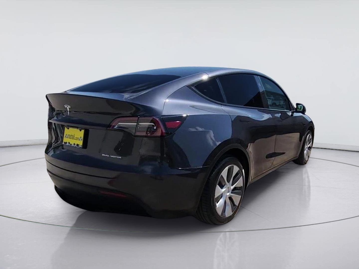 2024 Tesla Model Y photo 8 of 33