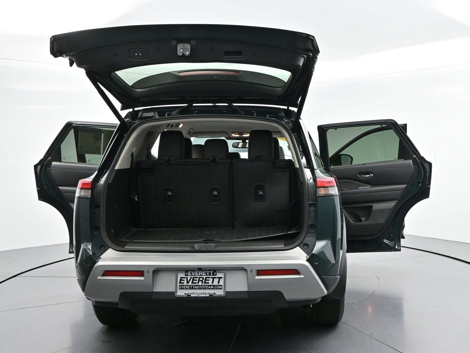 Used 2022 Green Nissan SL image 49