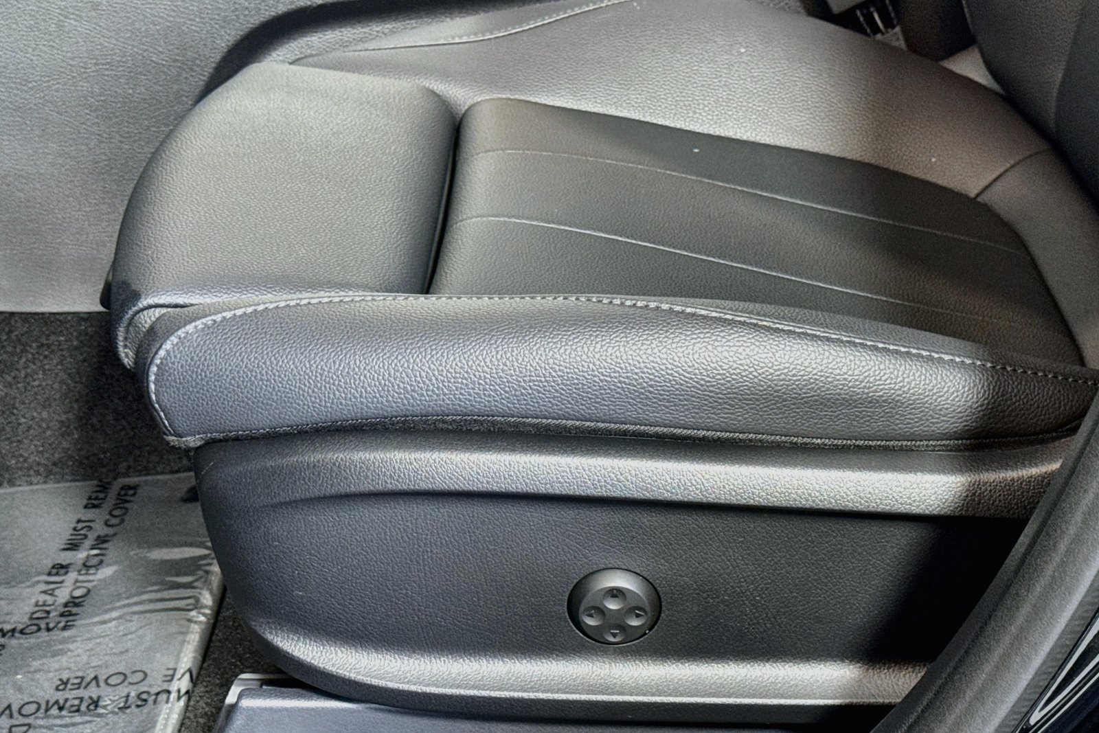 Certified Used 2026 Cosmos Black Metallic Mercedes-Benz GLA 250 image 18