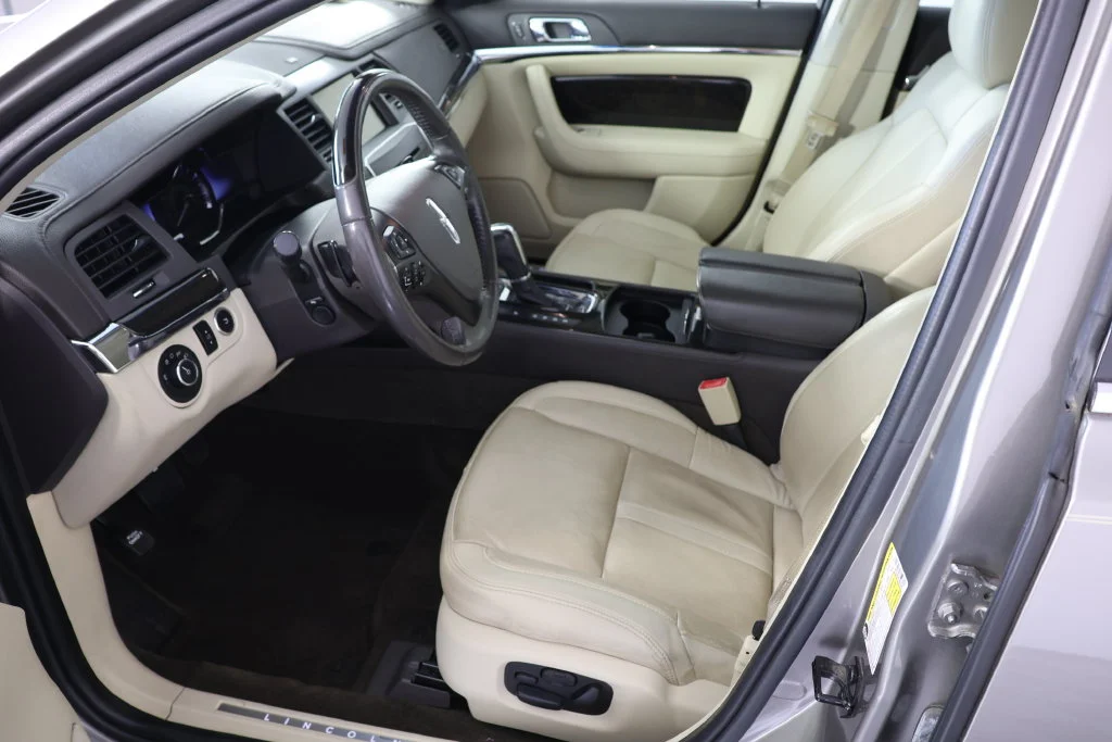 Used 2015 Luxe Lincoln  image 18