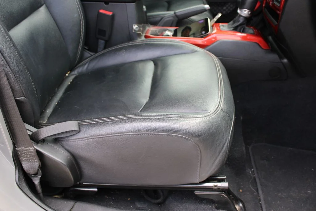 Used 2021 Gray Jeep Sport image 11