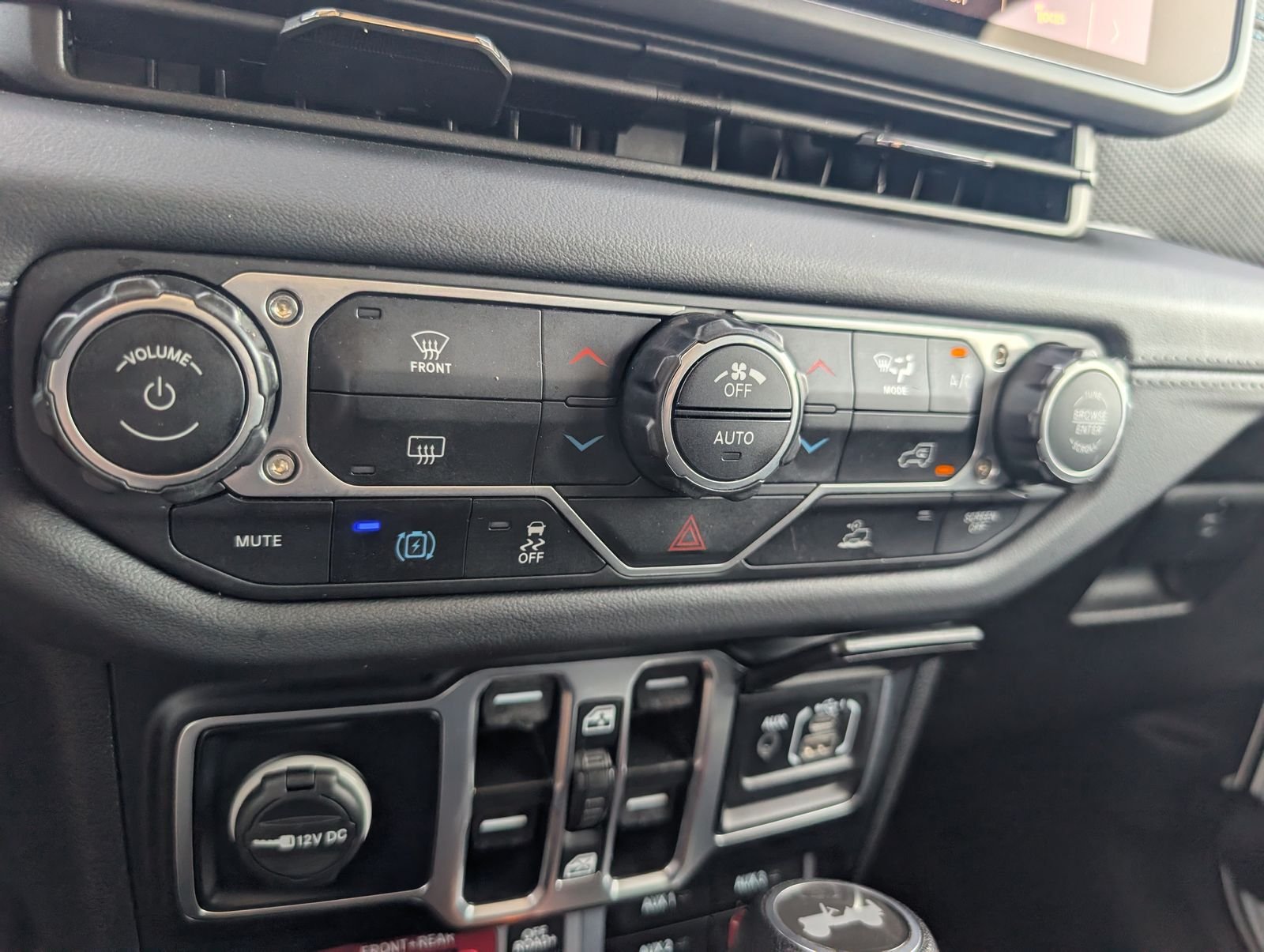Used 2024 White Jeep Rubicon 4xe image 23