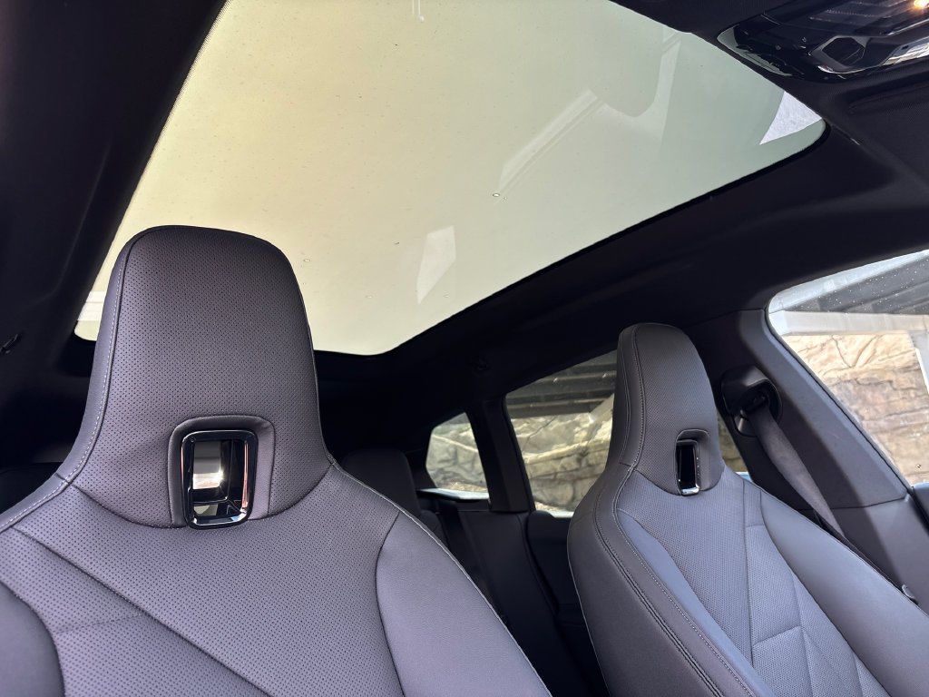 Used 2024 Gray BMW xDrive50 image 14