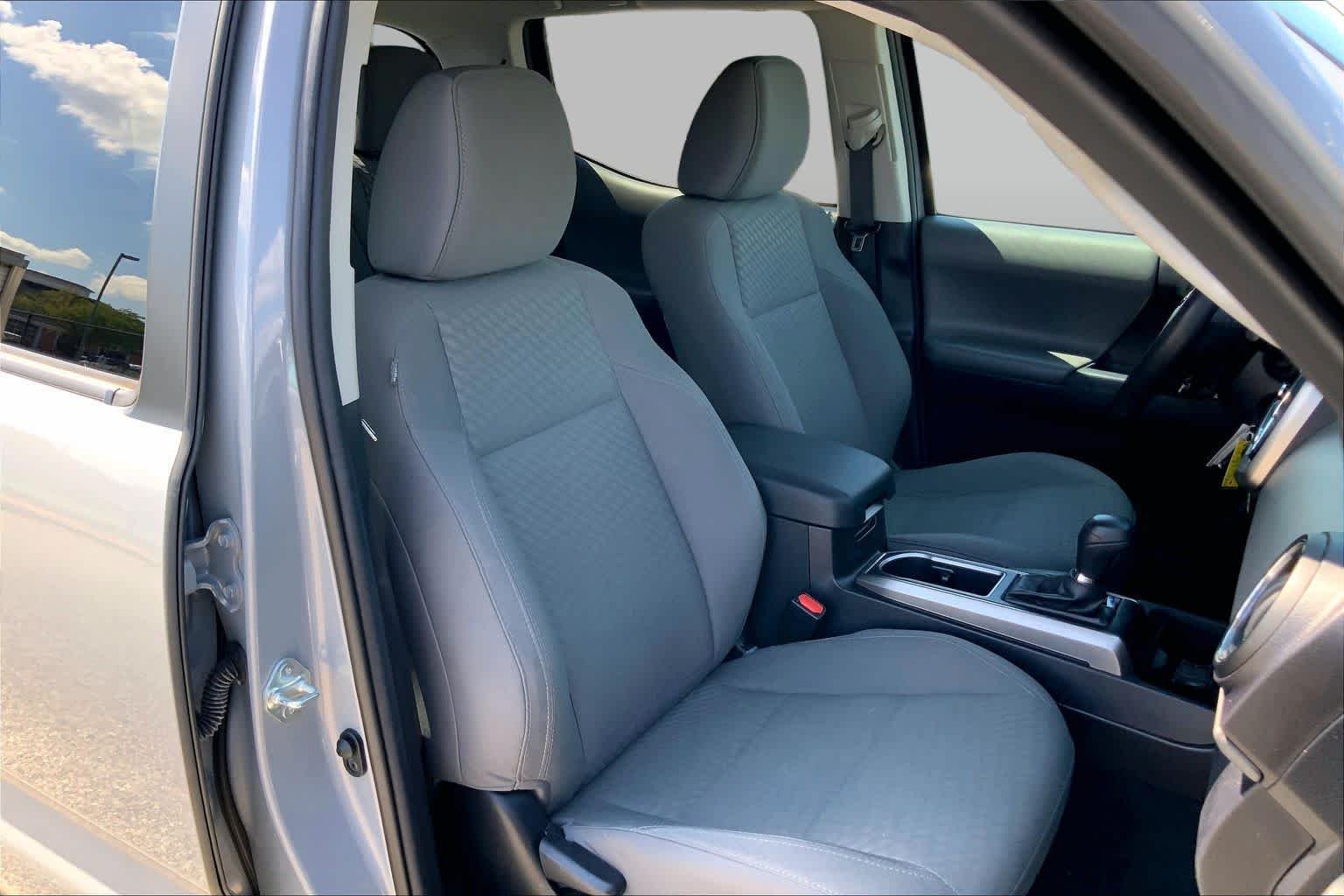 Used 2021 Cement Toyota SR5 image 9