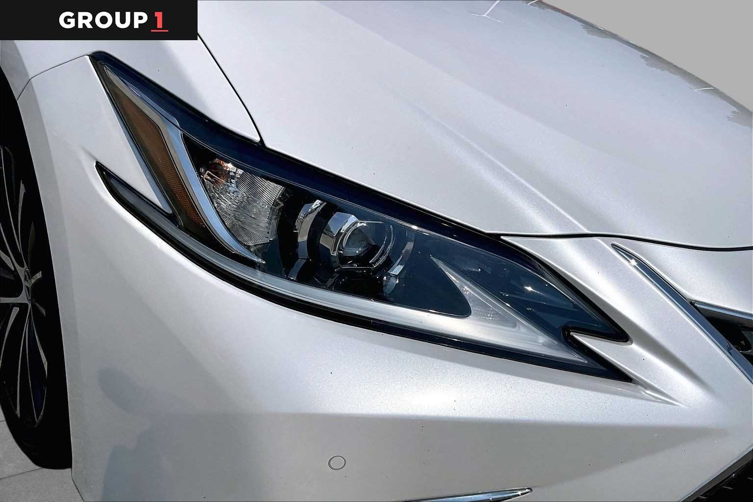 Used 2023 Eminent White Pearl Lexus  image 25