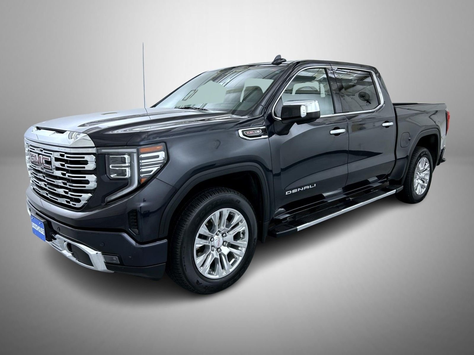 Used 2023 Silver GMC Denali image 1