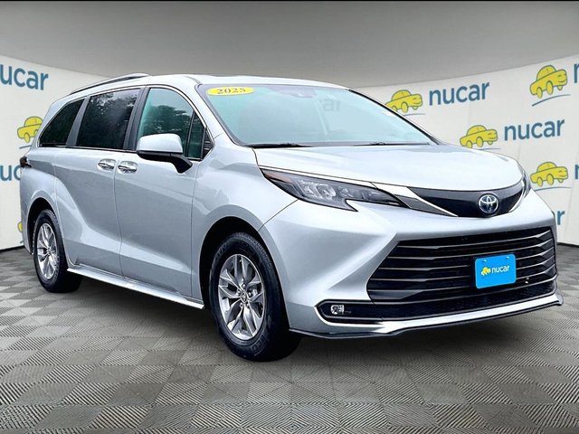2025 Toyota Sienna XLE