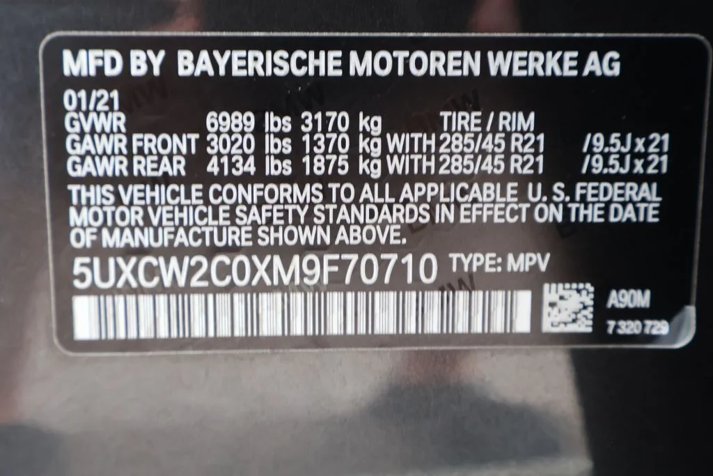 Used 2021 Gray BMW xDrive40i image 31