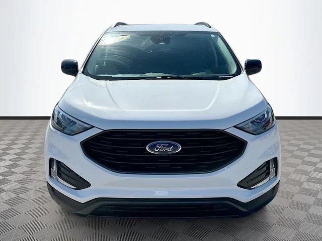 Used 2024 White Ford SEL image 2