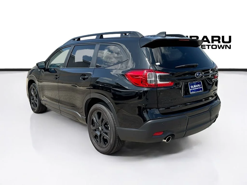 Used 2025 Black Subaru Onyx Edition Touring image 5