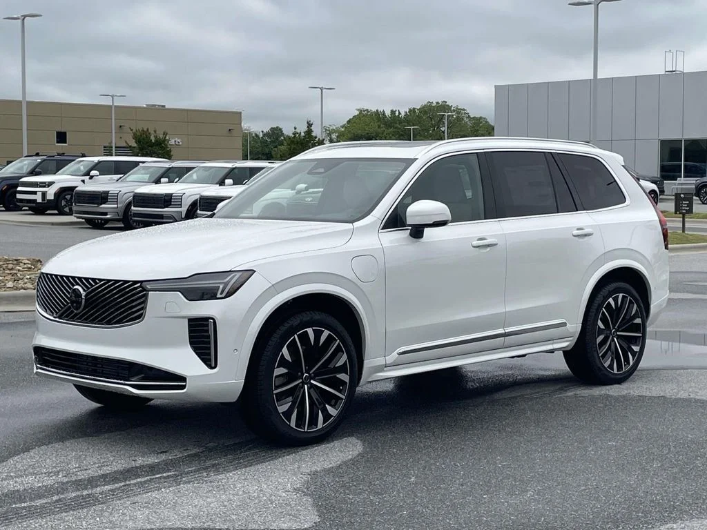 New 2026 Crystal White Pearl Volvo Plus image 24