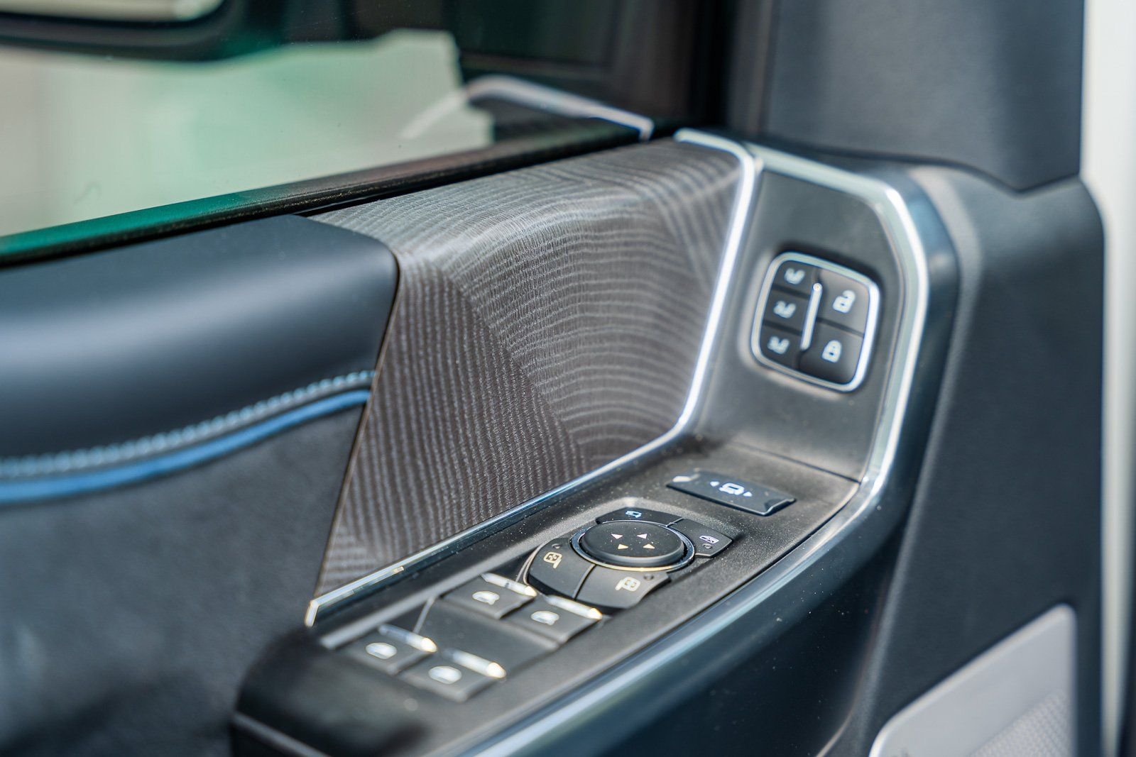 2025 Ford F-350 Super Duty Platinum - Photo 24