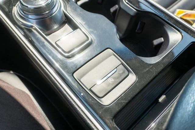 Used 2019 Gray Ford SEL image 34