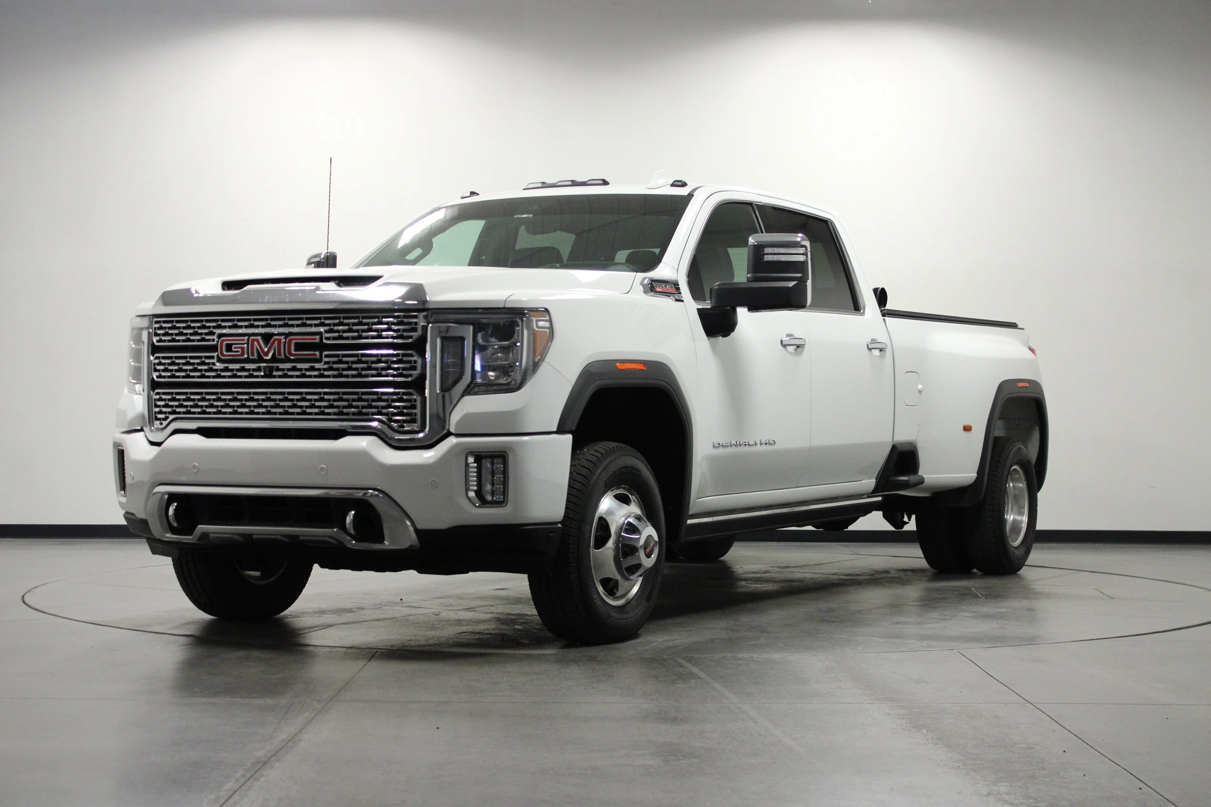 Used 2023 Summit White GMC Denali image 8