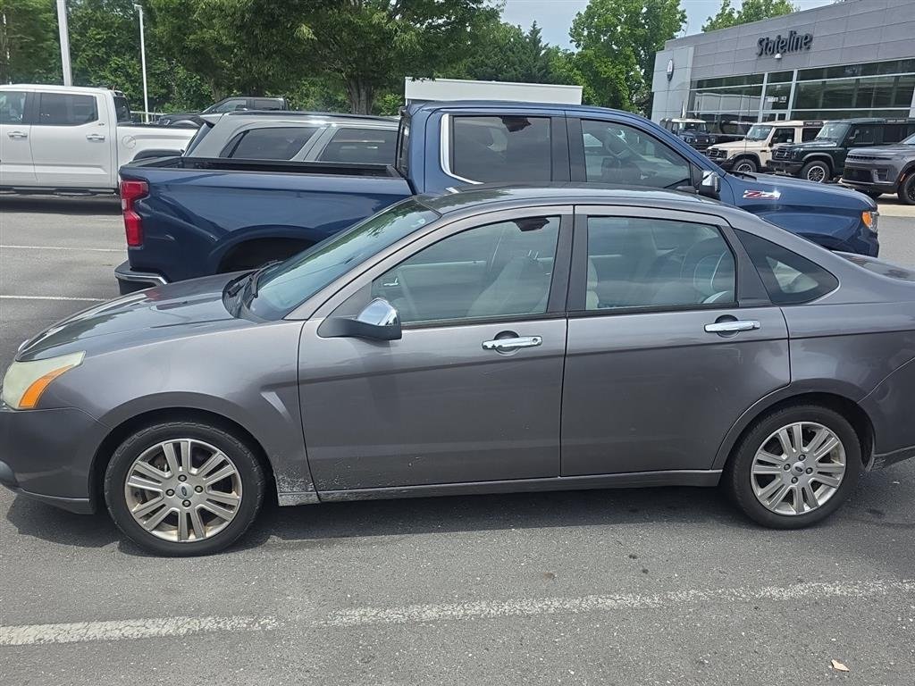 Used 2010 Sterling Gray Metallic Ford SEL image 2