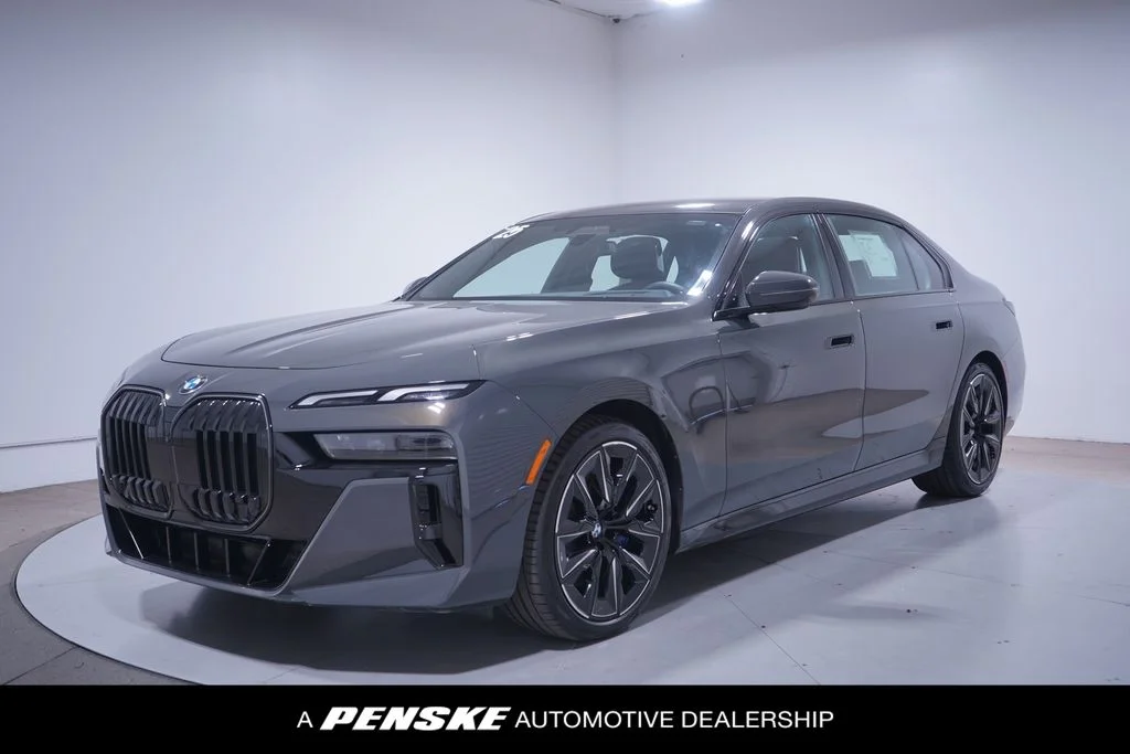 2025 BMW 7 Series 740i Sedan's photo