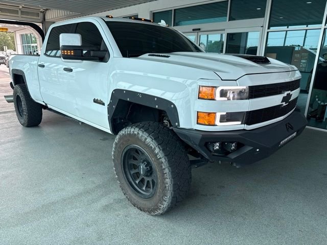 Used 2019 White Chevrolet High Country image 1